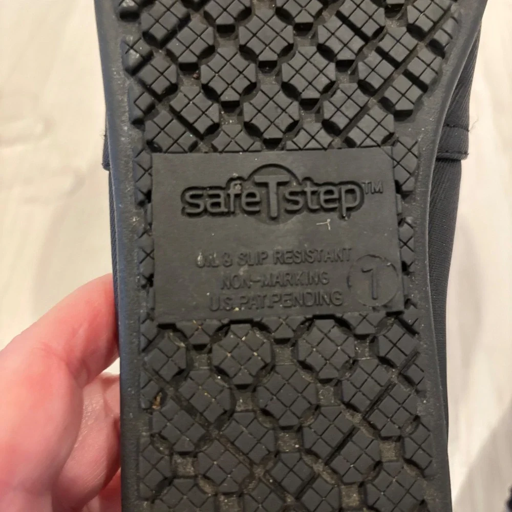 SafeTstep Slip On Shoes Women Size 7 Black Slip Resistant Work Flats Server